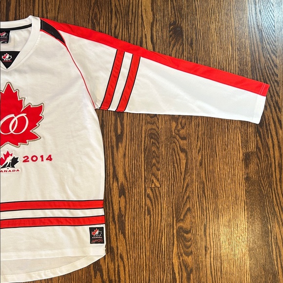Hockey Canada Jersey - Picture 10 of 14